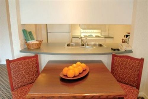 Robson Suites Ванкувър Екстериор снимка