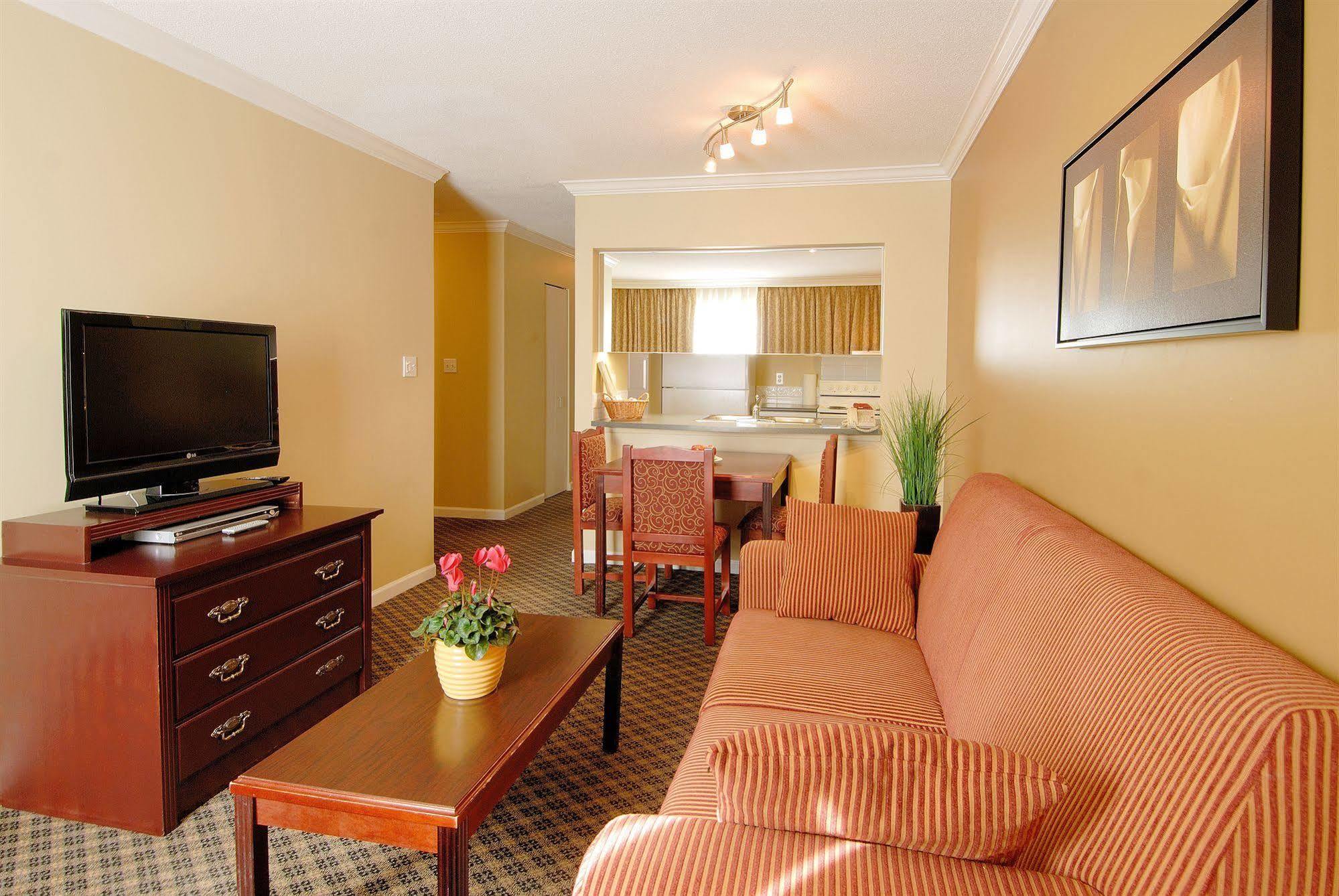 Robson Suites Ванкувър Екстериор снимка