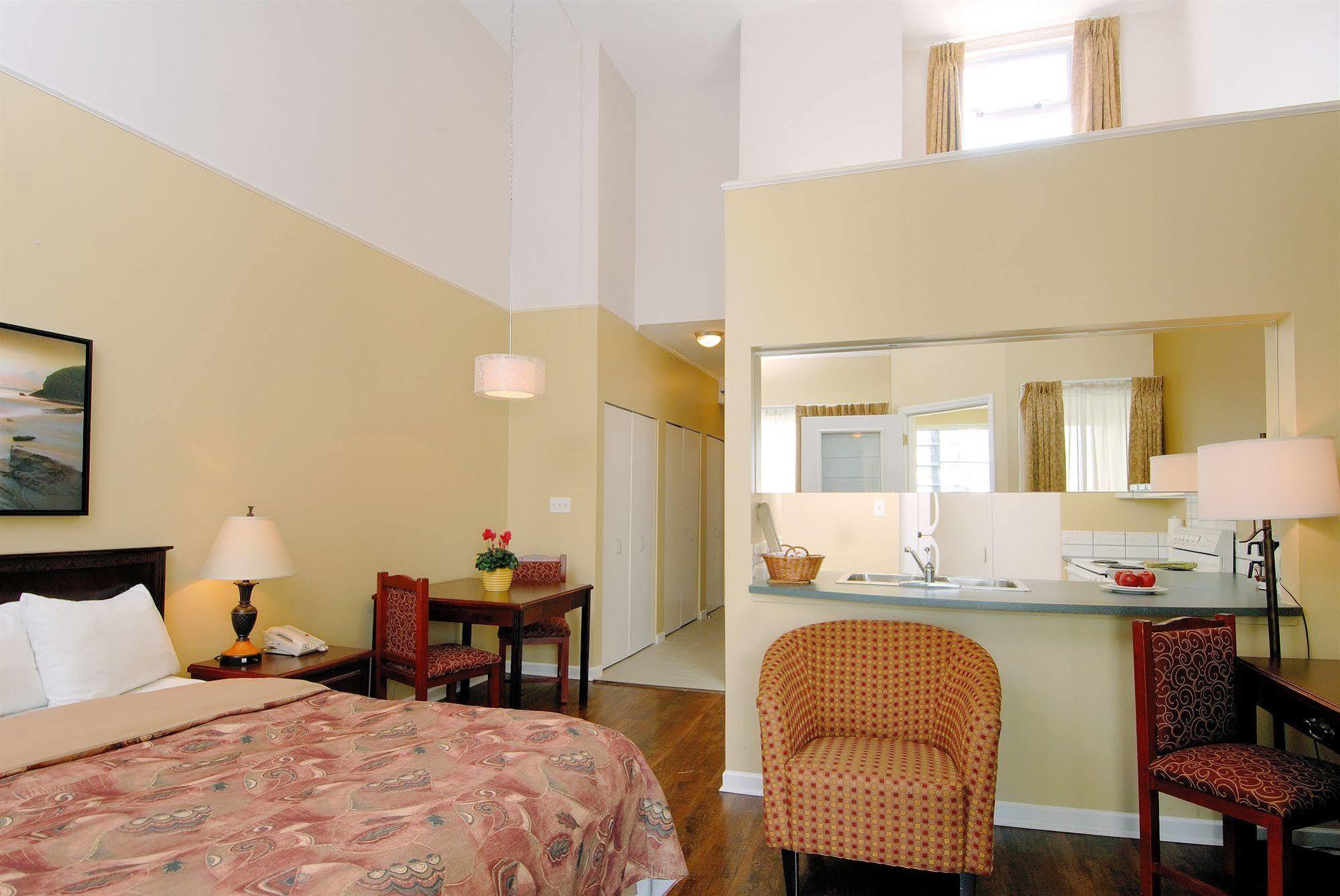 Robson Suites Ванкувър Екстериор снимка