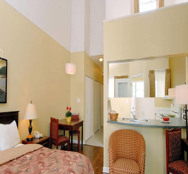 Robson Suites Ванкувър Екстериор снимка